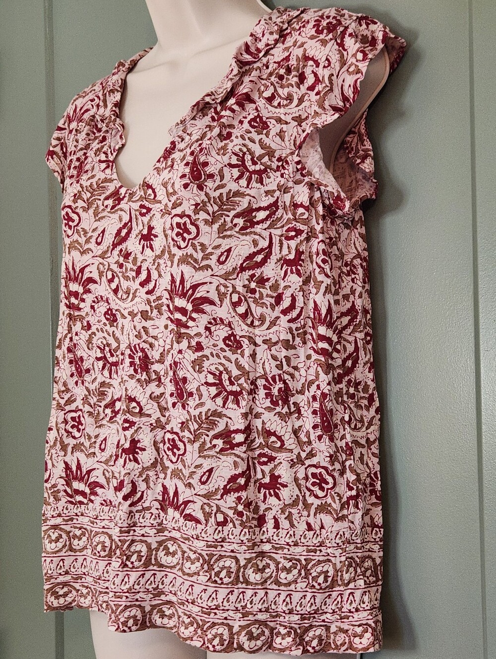 🍀Lucky Brand Burgundy Floral Sleeveless V-neck Top Size Small